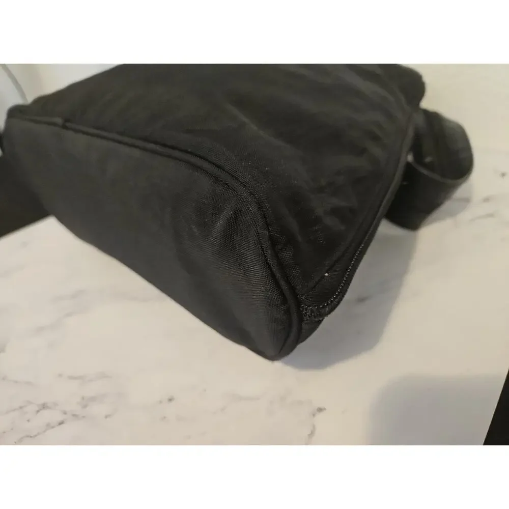 Baggallini Metro Convertible Backpack Sling Purse Zip Around Black 12x11x3.5
